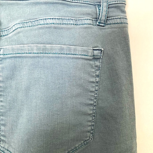 LOFT Jeans. - Picture 9 of 10